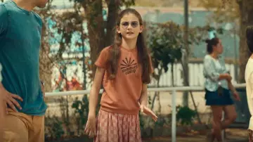 Longlivethequeen Jupe à carreaux en coton biologique portée par Harper (Indica Watson) comme on le voit dans Who Is Erin Carter? (S01E05)