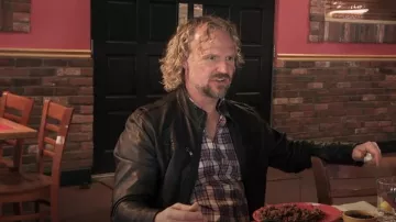 Michael Kros Chaqueta de Moto de imitación de cuero sintético perforada usada por Kody Brown como se ve en Sister Wives (S18E02)