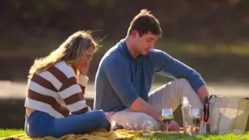 H&M Pull rayé porté par Ryann McCracken comme on le voit dans The Ultimatum: Marry or Move On (S02E07)