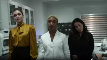 Yellow Mustard Blouse worn by Claudia 'Claud' Flynn (Lili Simmons) in Power Book IV: Force (Season 1 Episode 7)