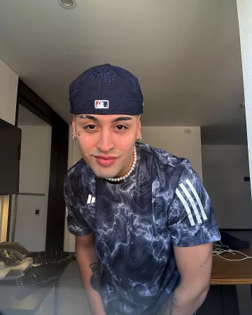 Adidas Dark Grey Swirl Print T-Shirt usada por Tiago PZK en su cuenta de Instagram @tiagopzk