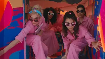 La combinaison rose portée par Barbie (Margot Robbie) dans le film Barbie
