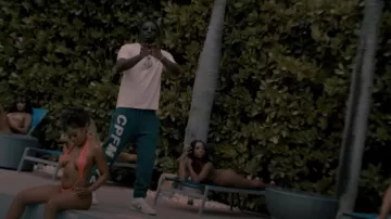 Marché aux puces de la plante de cactus vert 'CPFM. XYZ' Sweatpants portés par Sleepy Hallow dans For You (Official Music Video) feat. Sasa