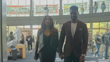 Guess Shayna Drape Veste en cuir portée par Bliss Poureetezadi comme on le voit dans Love Is Blind (S04E14)
