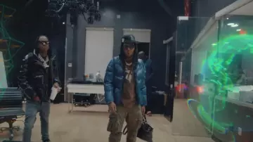What sunglasses is Takeoff wearing in the “I Get the Bag” video. Haven't  been able to find them anywhere. : r/migos