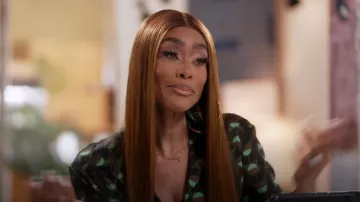 Vestido envolvente estampado de Zara usado por Tami Roman como se ve en Caught in the Act: Unfaithful (S02E06)