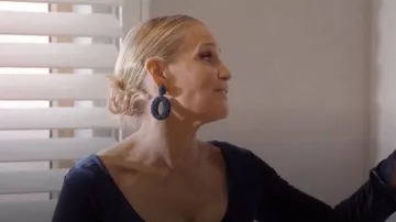 Oscar de la Renta Oscar O Blue Beads Gold Tone Clip On Pendientes usados por Shaynna Blaze como se ve en The Block (S19E17)