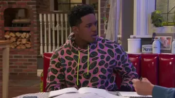 Wesc Mike Trip­py Smi­ley Hood­ie worn by Booker Baxter (Issac Ryan Brown) as seen in Raven's Home (S06E15)