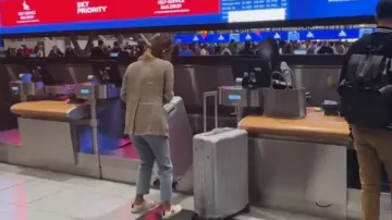 Rimowa Original Trunk XL usado por Erin Dana Lichy como se ve en The Real Housewives of New York City (S14E08)