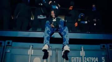 Amiri Blue Bandana Knit Hoodie porté par Digga D dans Digga D x Sav’O x Ty x Rack5 x Horrid1 x MSkum x Dodgy x ZK - Bluuwuu 2