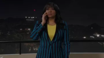 Alice + Olivia Bre­ann Striped Fit­ted Blaz­er worn by Raven Baxter (Raven-Symoné) as seen in Raven's Home (S06E15)