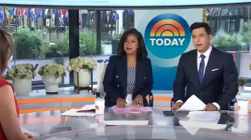 Banana Republic Icon Blazer In Preppy Navy worn by Sheinelle Jones as seen in Today on September 4, 2023