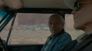 Veste en denim doublée de couverture Levis vintage vue dans Dark Winds (S02E06)