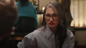 Miu Miu embellit une chemise en popeline croppeded portée par Jenna Lyons vue dans The Real Housewives of New York City (S14E08)