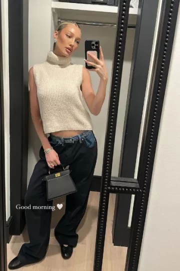 Bvlgari Ser­pen­ti Viper Bracelet worn by Meredith Duxbury  on her Instagram Story on September 3, 2023