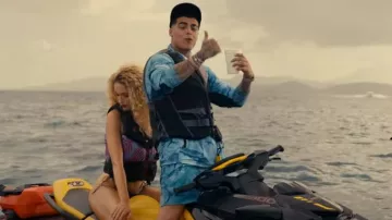 Pelagic Blue Printed Cargo Shorts usados por Lunay en Baby with YOVNGCHIMI (Official Music Video)
