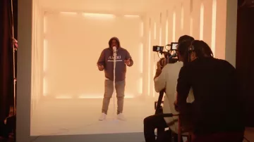 Amiri Clay Indigo Stack Jeans usados por Big Homiie G en el video musical oficial de No Adlibs