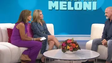 Sandro Kate Geometric Long Sleeve Tiered Shirtdress porté par Jessica Knoll comme vu dans Aujourd’hui le 6 septembre 2023