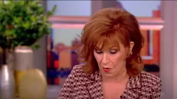 Diane von Furstenberg Dion Knit Jacquard Jacket porté par Joy Behar comme vu dans The View ;le 7 septembre 2023