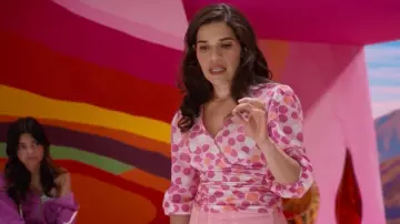 Collar de cadena usado por Gloria (America Ferrera) en Barbie