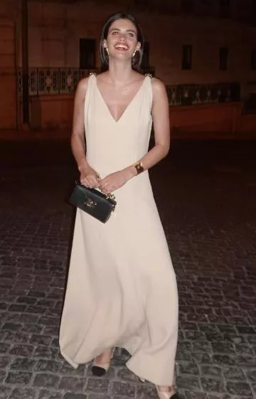 Lanvin embellit une robe évasée portée par Sara Sampaio à Lisbonne via Instagram Post le 26 juin 2023