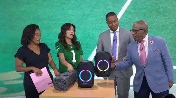 Nike Jalen Hurts Kelly Green Philadelphia Eagles Alternate Legend Player Jersey worn by Adrianna Barrionuevo as seen in Today on  September 7, 2023