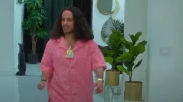 Versace Pink Allover Lo­go Ter­ry Shirt worn by Russ in Life & Money by Stonebwoy (Remix / Official Music Video) feat. Russ