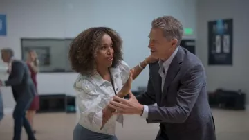 Alice + Olivia Lana Puff-Sleeve Denim Jacket worn by Paige Alexander (Kerry Washington) as seen in UnPrisoned (S01E02)