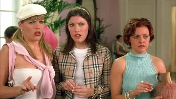 Chaqueta Burberry Check Beige usada por Lisa (Jennifer Carpenter) en el vestuario de la película White Chicks