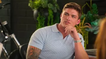 Reiss Federico Cable Knit Polo usado por Austin Victoria como se ve en Selling The OC (S02E03)