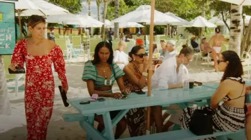 Doên Meribel Shirred Robe midi à imprimé floral portée par Erin Dana Lichy vue dans The Real Housewives of New York City (S14E09)