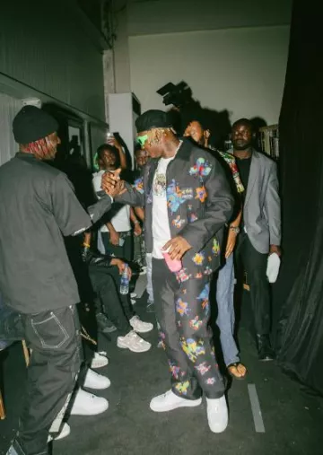 Pantalon de travail Louis Vuitton Black Butterflies porté par Zlatan sur le compte Instagram de @zlatan_ibile