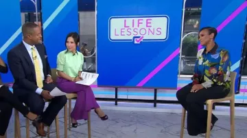 Alice + Olivia Wan Floral-Print Blouse worn by Anita Phillips as seen in Today on September 11, 2023