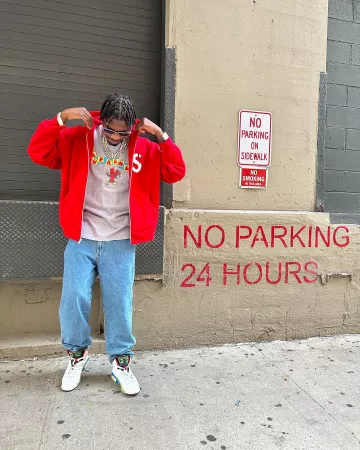 Supreme x Coogi Blue Flower Embroidered Jeans usados por Lil Tjay en su cuenta de Instagram @liltjay