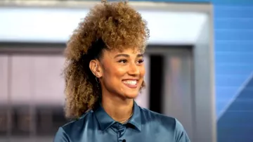 Y-3 Satin Zip-Pocket Shirt porté par Ally Love comme vu dans Aujourd’hui avec Hoda & Jenna le 12 septembre 2023