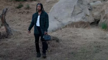 Sac Louis Vuitton Graphite Damier Ambler porté par DDG dans Hard On Myself (Clip officiel)