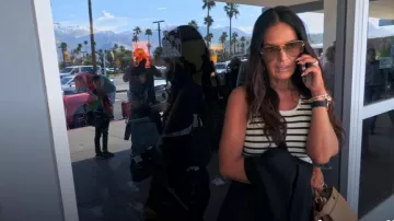 Bolso pequeño Peekaboo ISeeU de FENDI 2022 usado por Lisa Barlow como se ve en The Real Housewives of Salt Lake City (S04E02)