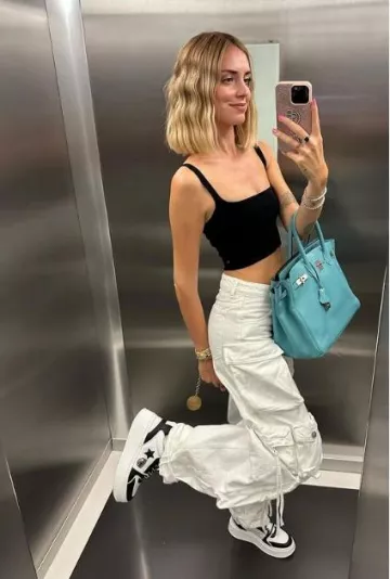 Hermes Bleu Jean Clemence Birkin 35 Palladium Hardware porté par Chiara Ferragni sur son post Instagram le 11 septembre 2023