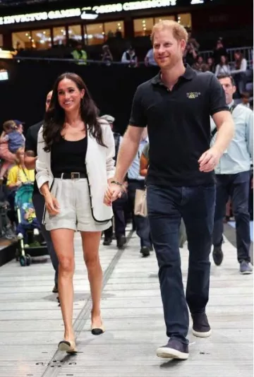 Chanel Cap-Toe Slingback Flats usados por Meghan Markle en Invictus Games el 13 de septiembre de 2023