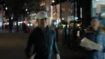 Lululemon Scu­ba Hood­ie II worn by Alex Levy (Jennifer Aniston) as seen in The Morning Show (S03E01)