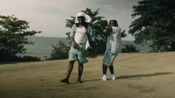 Louis Vuitton Green Speckled Monogram Shorts porté par Burna Boy dans Talibans II avec Byron Messia (Official Music Video)