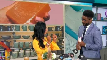 Acler Martin Robe portée par Elizabeth Werner vue dans CBS Mornings le 13 septembre 2023