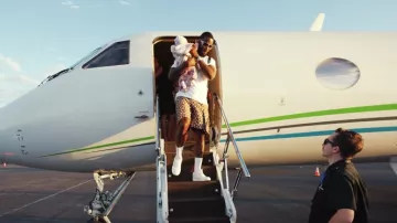 Louis Vuitton White Mini Monogram Rivoli Sneakers portés par Gucci Mane dans Married with Millions [Official Music Video]