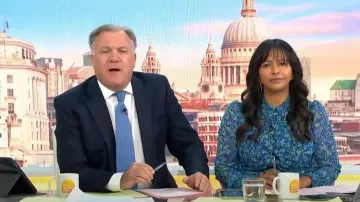 Ro & zo Blue Floral Mesh Shirt Dress porté par Ranvir Singh comme vu dans Good Morning Britain le 11 septembre 2023