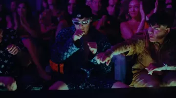 Louis Vuitton Blue Speckled Monogram Sweatshorts portés par Peso Pluma dans LADY GAGA (Video Oficial) par Peso Pluma, Gabito Ballesteros, Junior H