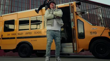 Amiri Light Vintage Indigo Paint Splatter MX1 Jeans usados por Ohgeesy (Shoreline Mafia) en 1st Day of School [Official Music Video]