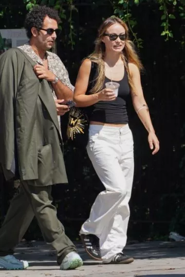 Splendid The Classic Tank usado por Olivia Wilde en la ciudad de Nueva York el 12 de septiembre de 2023