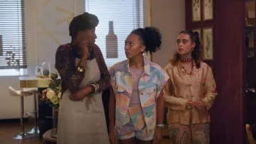 Forte forte Short-sleeve But­ton-fas­ten­ing Jacket worn by Cece Parker-Jones(Hailey Romain) as seen in Spellbound (S01E01)