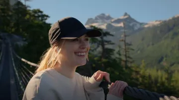 Lululemon Lululemon Baller Gorra usada por Melinda Monroe (Alexandra Breckenridge) vista en Virgin River (S05E01)