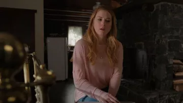 Mother Denim The High Waisted Rider Skimp Jean usado por Melinda Monroe (Alexandra Breckenridge) como se ve en Virgin River (S05E01)